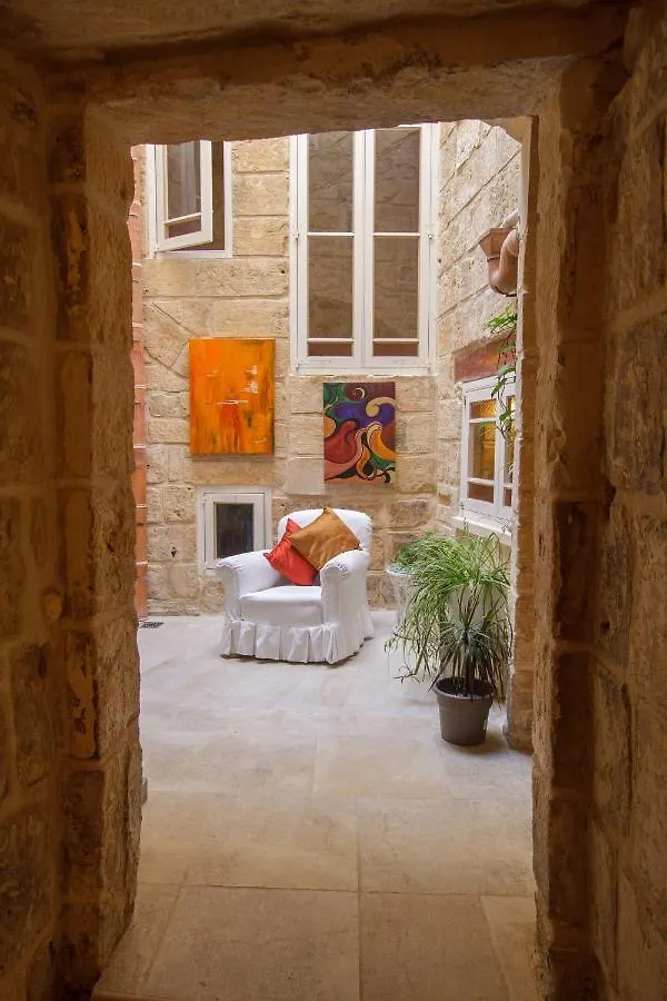Vila Town House Steeped In History Rabat